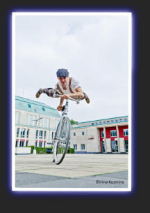 FLORIAN BLMMEL - CYCLE ARTIST     -     Photo:  Irina Kuzmina
