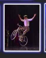 FLORIAN BLMMEL - Cycle Artist     -     Photo:  Toofan Hashemi